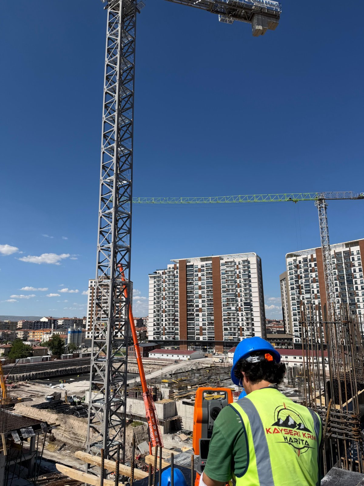 KRM & Taştekin Harita Kayseri Yüksek Katlı Konut Şantiyesi Total Station Kot ve Aks Ölçümü